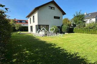 Villa kaufen in 82031 Grünwald, Villa in Grünwald mit gesicherten Mieteinnahmen und Entwicklungspotenzial