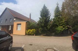 Haus kaufen in Schwarzer Weg, 31199 Diekholzen, Diekholzen - Dreifamilien Haus mit Aufbaureserve