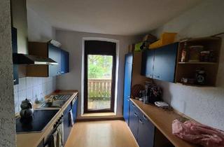 Wohnung kaufen in 87700 Memmingen, Memmingen - Vermietete 2-Zimmer-EG-Wohnung mit Balkon + 2 Carports in Memming