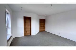 Wohnung kaufen in 84529 Tittmoning, Dachgeschoss-Wohnung in Tittmoning: Drei Zimmer mit Balkon