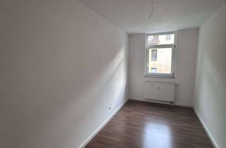 Wohnung mieten in Müllheimer Talstraße, 69469 Weinheim, Neuwertige Wohnung mit drei Zimmern sowie Balkon und Einbauküche in Zentralerlage Weinheim