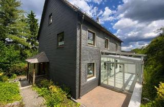 Einfamilienhaus kaufen in 42651 Solingen-Mitte, Viel Raum für Ideen: Großzügiges Einfamilienhaus mit Ausbaureserve und großem Garten