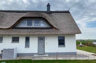Haus mieten in De Poeler Drift 3a, 23968 Zierow, Reetdach-Doppelhaushälfte in Ostsee-Strandnähe als Zweitwohnsitz zur Dauermiete