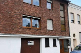 Anlageobjekt in 52353 Düren, Gepflegtes 3-Familienhaus mit Garage