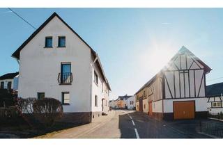Einfamilienhaus kaufen in 56204 Hillscheid, Einfamilienhaus mit traumhaftem Garten und Scheune – ideal zur Vermietung oder zum Selbstbezug!