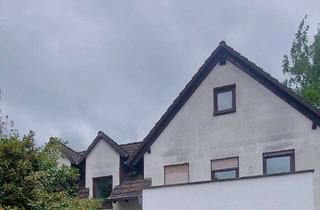 Haus mieten in Alt-Niedereschbach 54, 60437 Nieder-Eschbach, Haus in Nieder-Eschbach mit Garten u. mehreren Garagen, geeignet für große Familien (provisionsfrei)