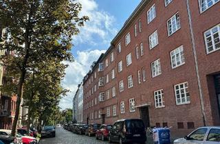 Wohnung kaufen in 24105 Kiel, Kiel - Blücher: heller, solider, Altbau und DG-Neubau