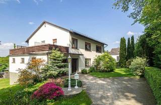 Einfamilienhaus kaufen in 59755 Arnsberg, Arnsberg / Neheim - Zwei Wohnungen, viele Möglichkeiten - gepflegtes Zweifamilienhaus mit Garten und Terrassen in Neheim