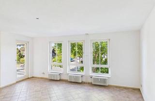 Wohnung kaufen in 12107 Berlin, Berlin - Helle 2,5-Zimmer-Wohnung mit Balkon und Stellplatz - Wohnen im Grünen in Berlin-Mariendorf