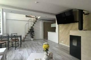 Wohnung mieten in Finkenweg, 72793 Pfullingen, Moderne 2,5-Zimmer Wohnung mit Balkon, Einbauküche & 2 Stellplätzen in ruhiger Lage in Pfullingen