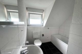 Wohnung mieten in 46238 Welheim, Perfekt für Singles: helle Dachgeschosswohnung ab sofort frei