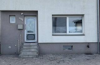 Haus kaufen in Hochbrücker Straße 115, 52525 Heinsberg, Großzügiges Reihenmittelhaus mit 558 m² Grundstück, PV-Anlage und ruhiger Lage in Heinsberg-Kempen