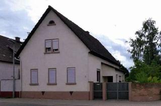 Haus mieten in Bahnhofstraße, 68623 Lampertheim, Viel Platz für den Alltag: 4-Zimmer-Haus in Lampertheim-Hofheim mit Garten