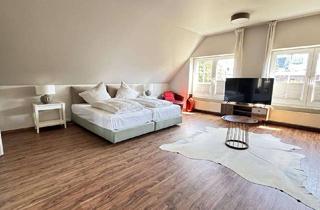 Immobilie mieten in Dombach-Sander-Straße 72, 51465 Bergisch Gladbach, Business-Zimmer mit eigenem Bad, Terrasse, Parkplatz & Serviceoptionen nahe Köln