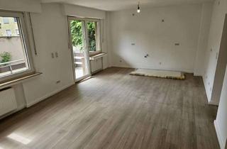 Wohnung kaufen in Niebuhrstr. 90, 47138 Obermeiderich, Komplett renovierte 4-Zimmer-Wohnung mit Garten