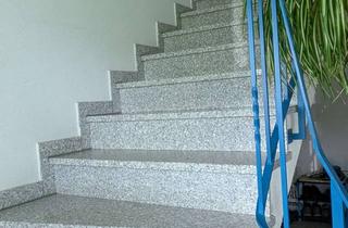 Wohnung kaufen in Obristfelder Weg 20, 96224 Burgkunstadt, Helle 3-Zimmer-Wohnung mit Südbalkon, Garage und Kellerabteil in ruhiger Lage in Burgkunstadt