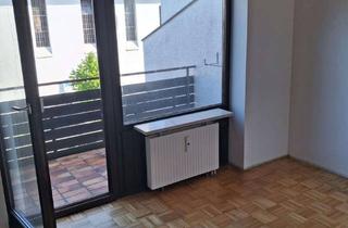 Wohnung mieten in Zürnstr. 12, 83024 Ost, alltagstaugliche 3 Zimmer-Dachgeschosswohnung mit Balkon in Rosenheim Ost