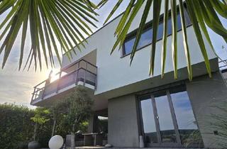 Haus kaufen in 75223 Niefern-Öschelbronn, Panoramablick trifft moderne Architektur · Südhanglage · PV · Wärmepumpe · Doppelgarage KFW55