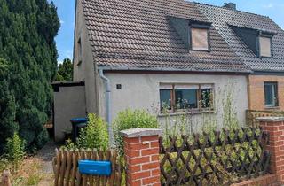 Doppelhaushälfte kaufen in 06792 Sandersdorf, Sandersdorf-Brehna - Doppelhaushälfte mit Potential in ruhiger Lage zu verkaufen