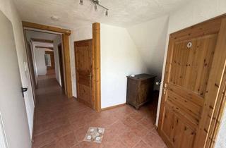 Wohnung kaufen in Brunnenstraße 7-9, 66987 Thaleischweiler-Fröschen, Großzügige Dachgeschosswohnung mit zwei Balkonen, Stellplatz und viel Stauraum