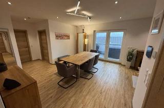 Wohnung kaufen in 91469 Hagenbüchach, Neuwertige 3,5-Zi.-Wohnung mit Aufzug, Carport und Balkon inkl. Fernblick - provisionsfrei