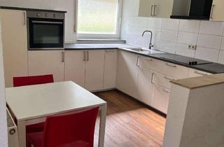 Wohnung kaufen in Blumenstraße 10, 73061 Ebersbach, Moderne 1-Zimmer-Eigentumswohnung mit Stellplatz, Einbauküche und Keller in zentraler Lage