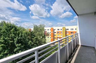Wohnung mieten in Warschauer Str. 21, 39218 Schönebeck, Helle 2-Zimmer-Wohnung mit Balkon und Aufzug