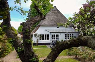 Haus kaufen in 24354 Kosel, Schlei: Historie trifft Design | Kernsaniertes Reetdachhaus | Cottage | Gartenanlage | Doppelgarage