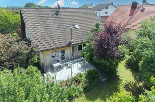 Einfamilienhaus kaufen in 96479 Weitramsdorf, Familienfreundliches Einfamilienhaus mit schönem Garten, Garage und Carport in Weidach