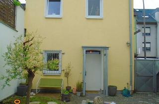 Haus mieten in Frankfurter Str. 530, 51145 Urbach, **Haus mit sonnigem Innenhof**