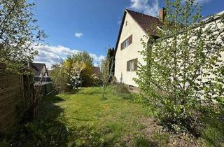 Grundstück zu kaufen in 93059 Regensburg, Herrliches, eingewachsenes Grundstück in Top-Lage: Ideale Größe für ein Doppelhaushälfte
