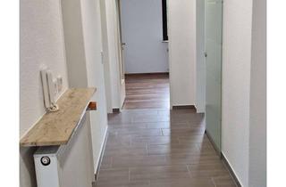 Wohnung mieten in 63110 Rodgau, Helle, modernisierte 4-Zimmer-Wohnung mit Balkon in Rodgau