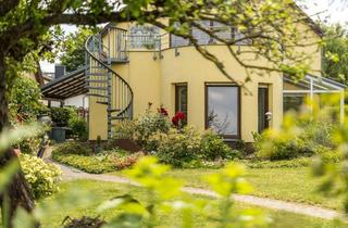 Haus kaufen in 06188 Landsberg, Großes Architektenhaus mit tollem Garten & Einliegerwohnung