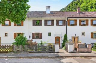 Haus kaufen in 83435 Bad Reichenhall, Naturnah wohnen in Stadtrandlage – sonnig, gepflegt und angenehm großzügig.