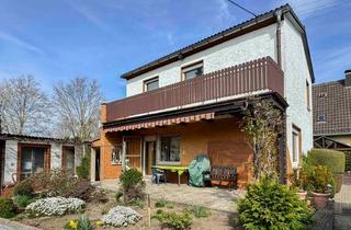 Einfamilienhaus kaufen in 53757 Sankt Augustin, Erbbaurecht: Sanierungsbedürftiges EFH mit großem Garten, Garage und Carport in St. Augustin