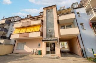 Wohnung kaufen in 85221 Dachau, Großzügige 2- bzw. 3-Zimmer-Dachgeschosswohnung zum Selbstbezug in zentraler Lage von Dachau!