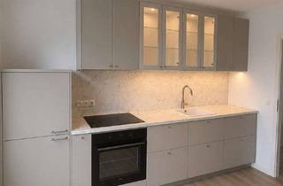 Wohnung kaufen in 19055 Werdervorstadt, 3 Zimmer * frisch renoviert * großer Balkon * Tageslichtbad * offene Küche mit Tresen