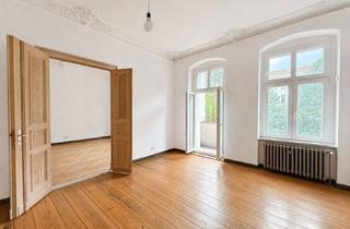 Wohnung kaufen in Auerstraße, 10243 Friedrichshain, 3 Zimmer mit Stuck und Balkon an der Warschauer Straße. Perfect Altbau-Flat in F-Hain.