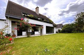Wohnung kaufen in 40670 Meerbusch, Wohnung im Zweifamilienhaus mit Garten und viel Potenzial!