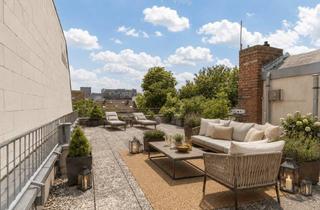 Wohnung kaufen in 12105 Mariendorf, Privates Dach über Berlin: BEZUGSFREIE 3-Zimmer-Wohnung mit ca. 90 m² Dachterrasse, Loggia & Kamin