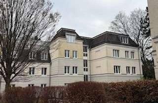 Wohnung kaufen in Bäkestraße 16, 12207 Lichterfelde, Großzügige Dachgeschosswohnung am Bäkepark