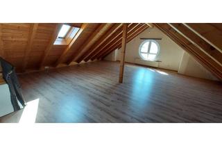 Wohnung kaufen in Am Katzenbuckel 52, 73527 Schwäbisch Gmünd, Lebendig wohnen: 3-Zimmer Maisonette Wohnung in Hussenhofen