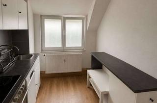 Wohnung mieten in Hauptstraße 38, 69469 Weinheim, Möblierte Altbauwohnung mit Balkon in bester Innenstadtlage von Weinheim