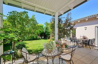 Haus kaufen in 94315 Straubing, Zukunftssicher & Stilvoll: Moderner Bungalow mit Luft-Wärmepumpe und Traumgarten