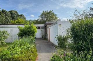 Haus kaufen in Usedomer Weg 18, 24107 Suchsdorf, Großes Grundstück mit Bungalow in Kiel Suchsdorf