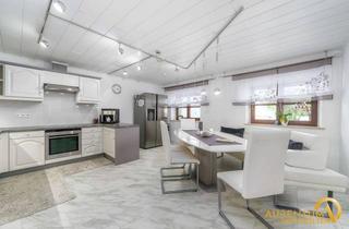Haus kaufen in 84160 Frontenhausen, Großzügiger Wohn- und Geschäftshaus mit Hallen und Nutzflächen zu verkaufen!