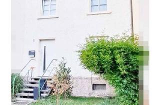 Haus kaufen in 06237 Leuna, MODERNISIERTES REIHENMITTELHAUS MIT PV-ANLAGE, TRAUMHAFTER WOHNKÜCHE UND AUSBAURESERVE IM DACH.