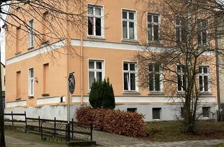 Haus kaufen in 17139 Malchin, Stadthaus mit 3 Wohnungen, vermietet, gute Rendite
