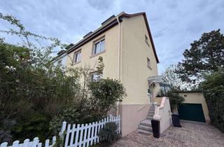 Einfamilienhaus kaufen in 66740 Saarlouis, Exklusives Wohnen in Saarlouis – großzügiges Einfamilienhaus mit besonderem Flair