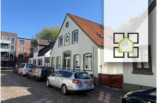 Anlageobjekt in 25335 Elmshorn, KEINE KÄUFERCOURTAGE! Charmantes Mehrfamilienhaus in der Innenstadt